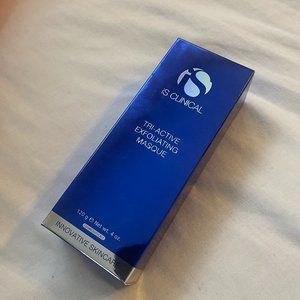 iS Clinical Tri Exfoliating Maque